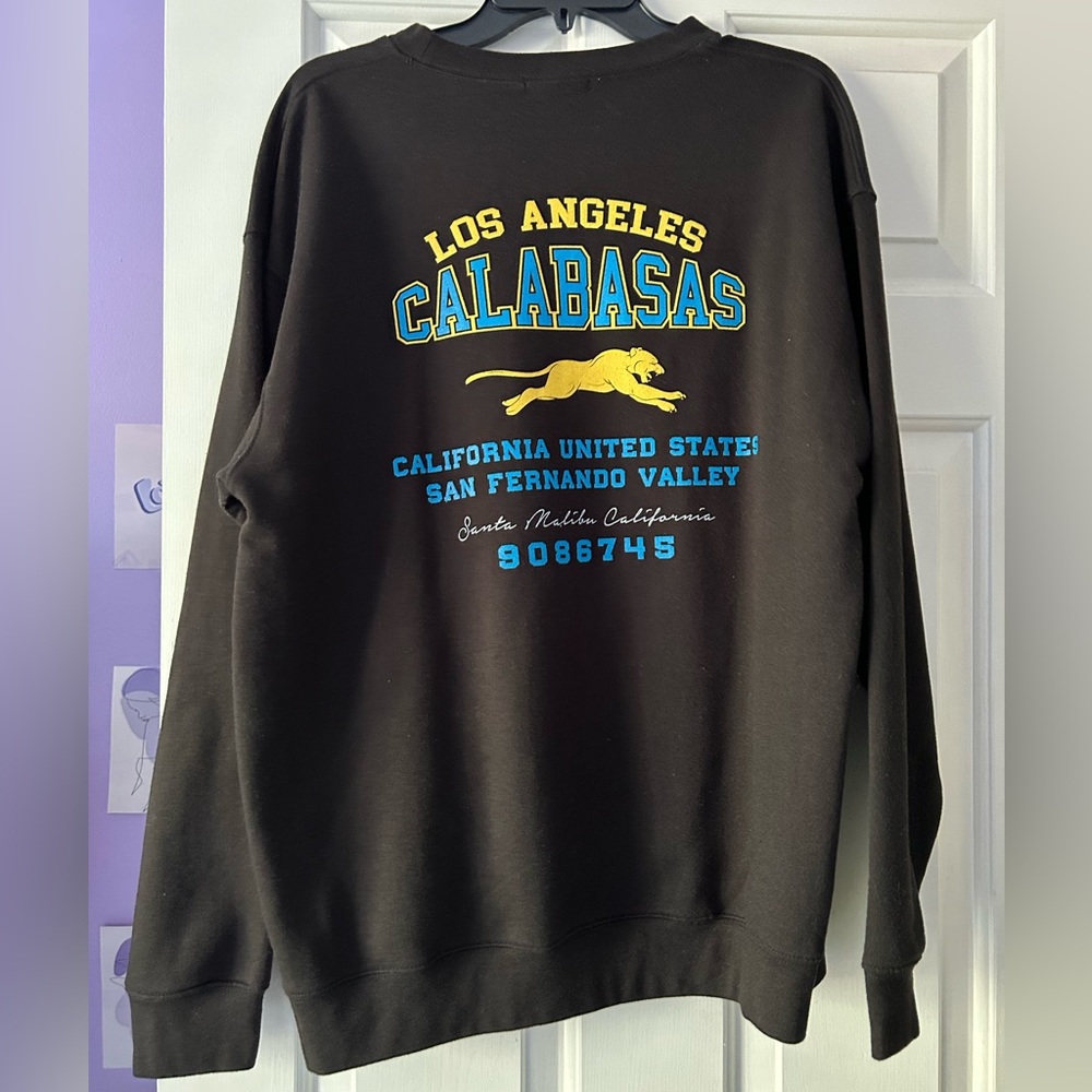 Size medium Pretty Little Thing graphic sweatshirt, black